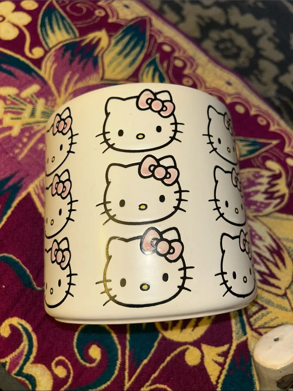 New Hello Kitty pink face planter-NWT